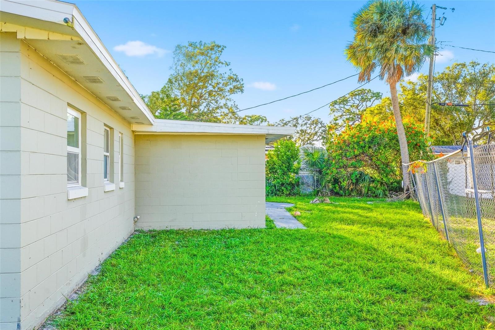 DAYTONA BEACH - Residential