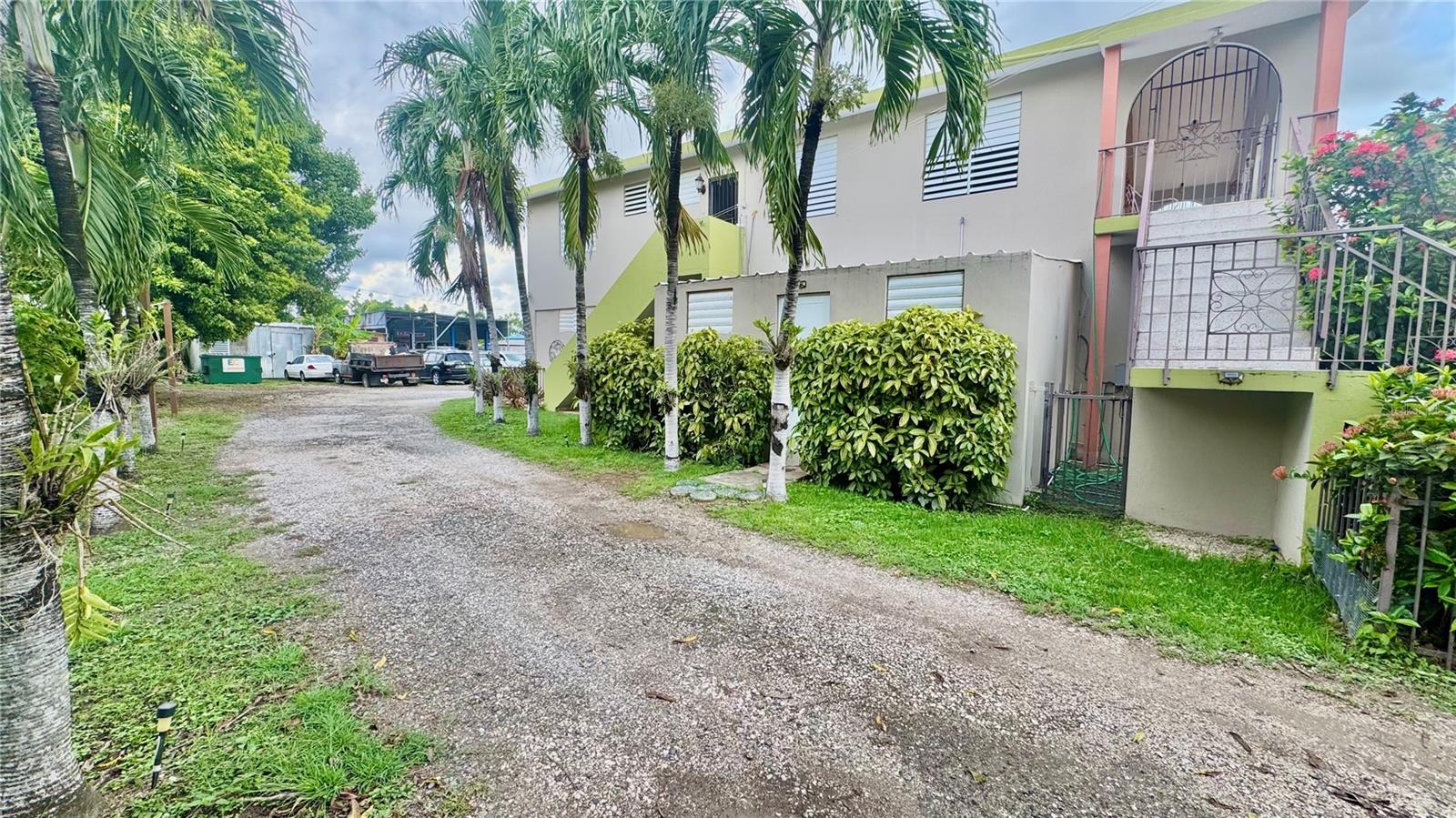 38 CALLE HUCAR URB. VILLA FLORES