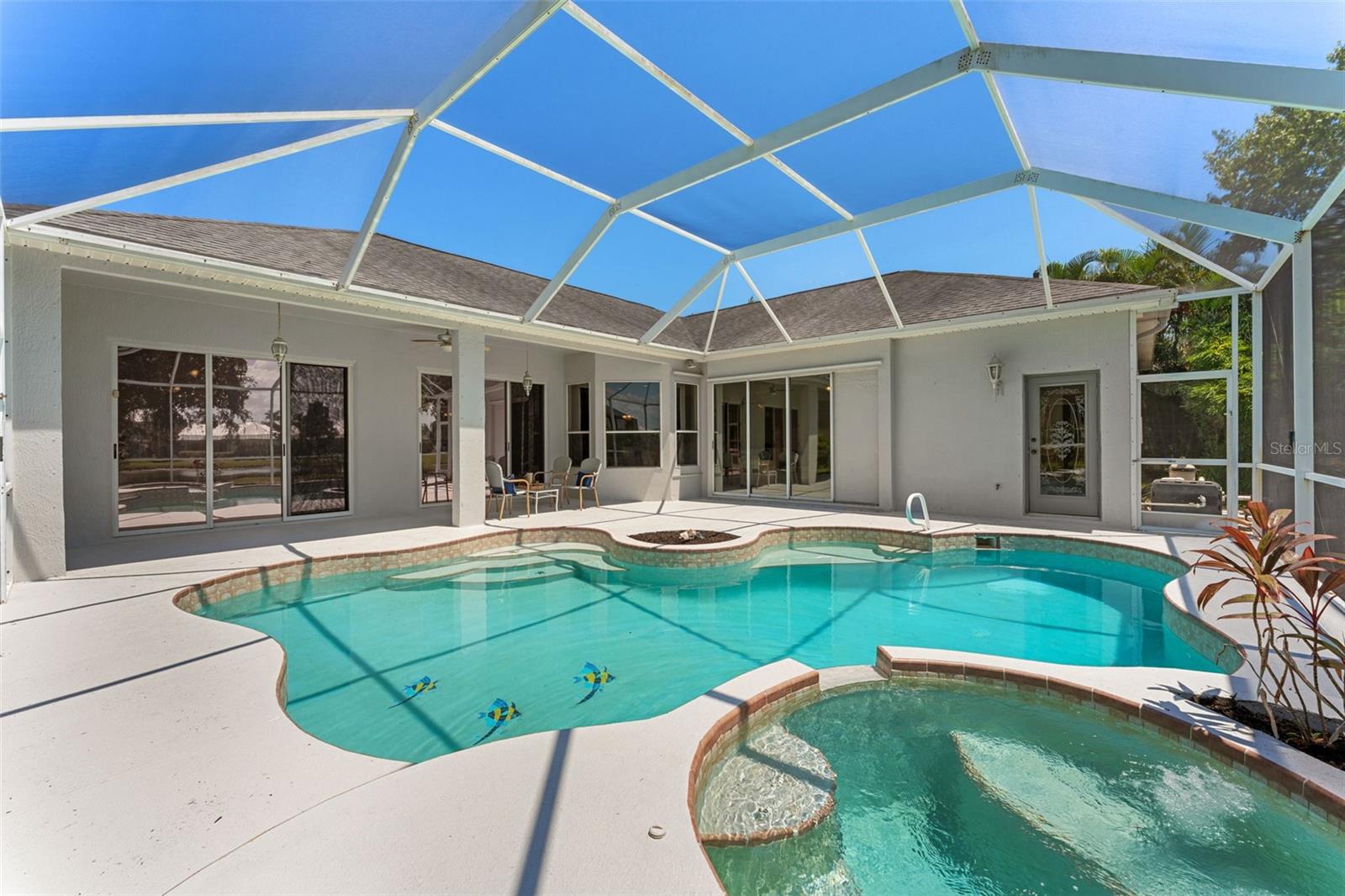 SAWGRASS AT SUNTREE PHASE ONE - Residential