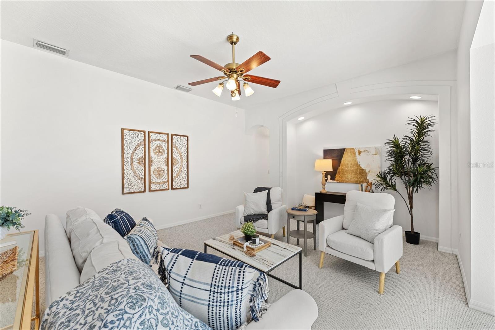 SAWGRASS AT SUNTREE PHASE ONE - Residential