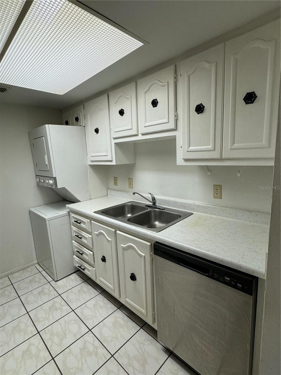 SANDLEWOOD CONDO - Residential