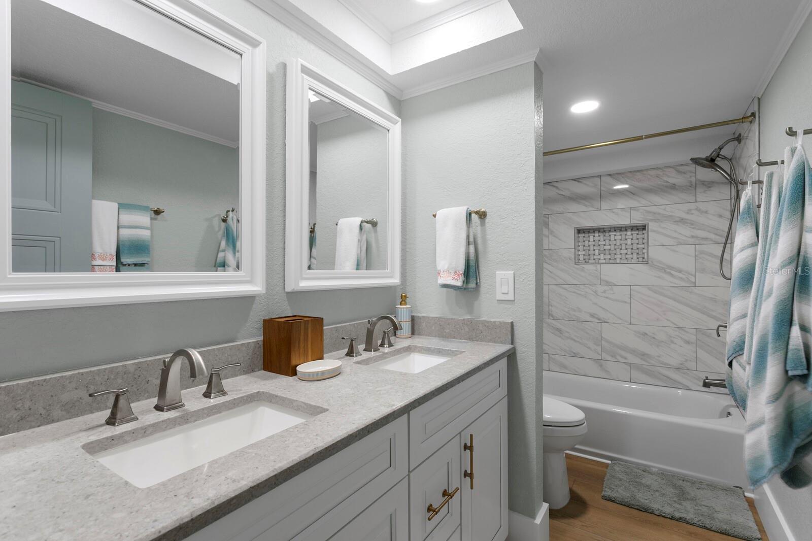 MARINERS LIGHT CONDO - Residential