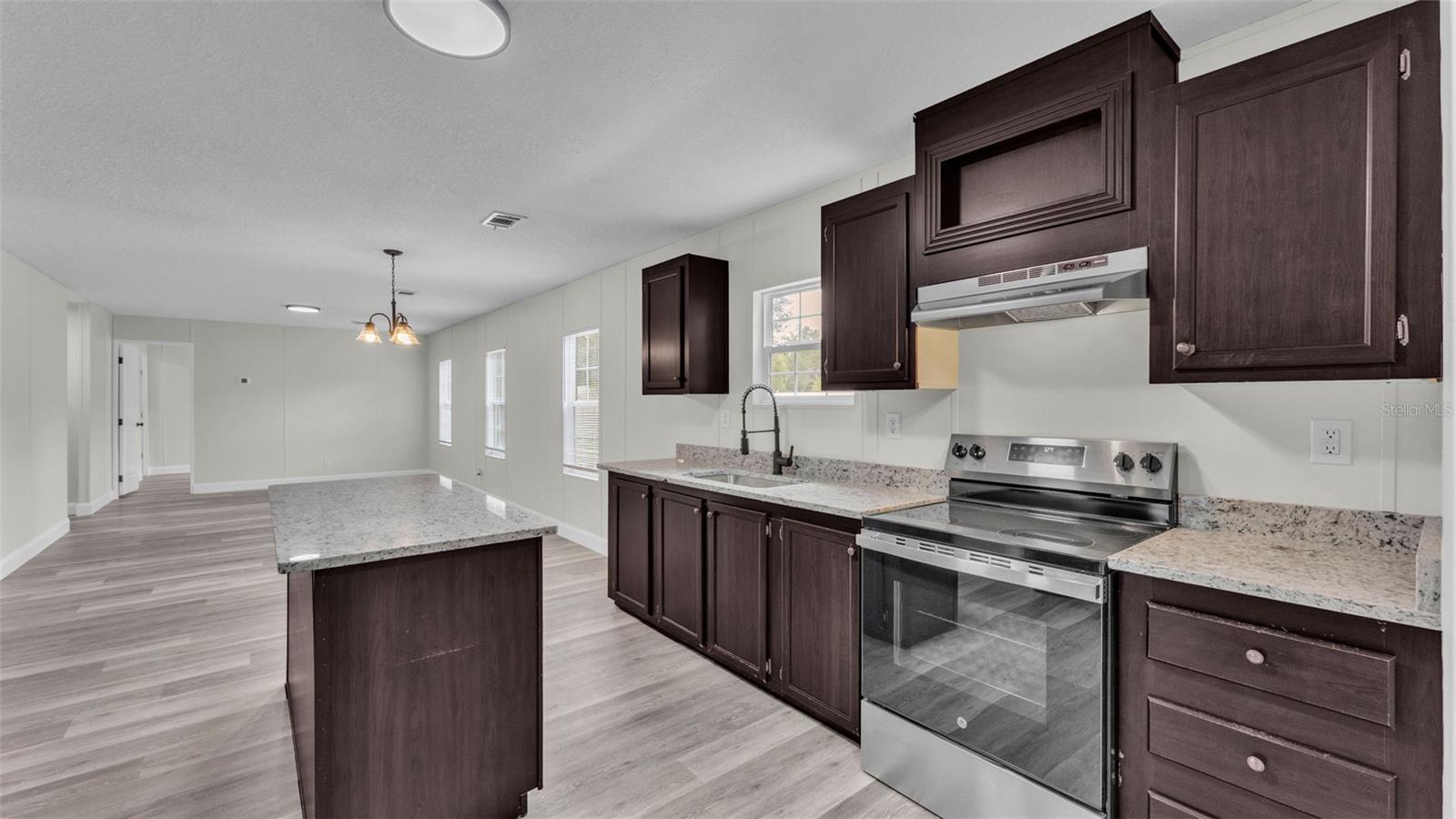 KOSSUTHVILLE - Residential