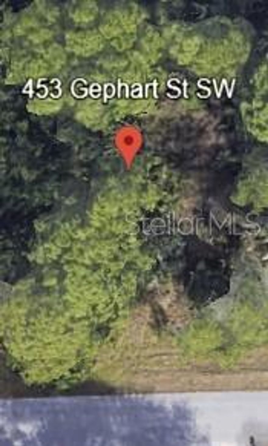 Located in SW Palm Bay, this lot offers tranquil residential surroundings yet keeps you minutes from I-95, quick beach access, dining and shopping at Hammock Landing and Palm Bay Center. No HOA dues — build when you’re ready and enjoy the freedom of ownership without ongoing association fees. Whether you're planning a single-family residence, a custom homebuilder’s opportunity or holding for future upside, this lot delivers location, size and value. Call today for detailes and next-step guidance.