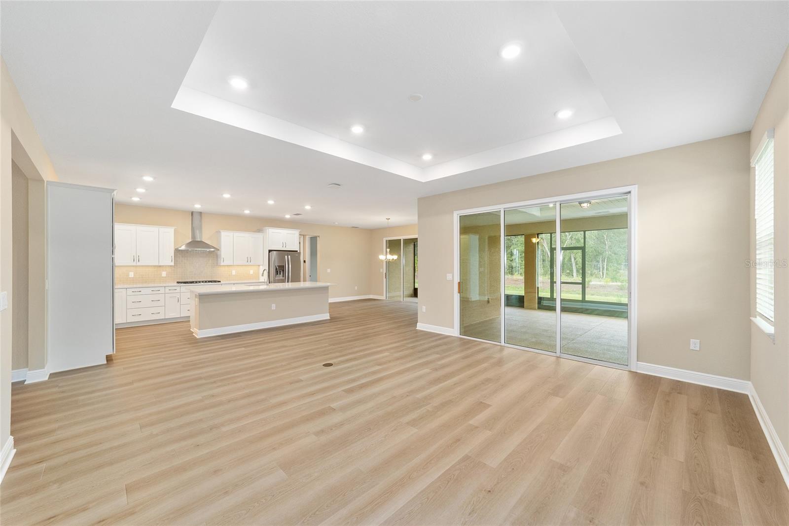 ON TOP OF THE WORLD - Residential