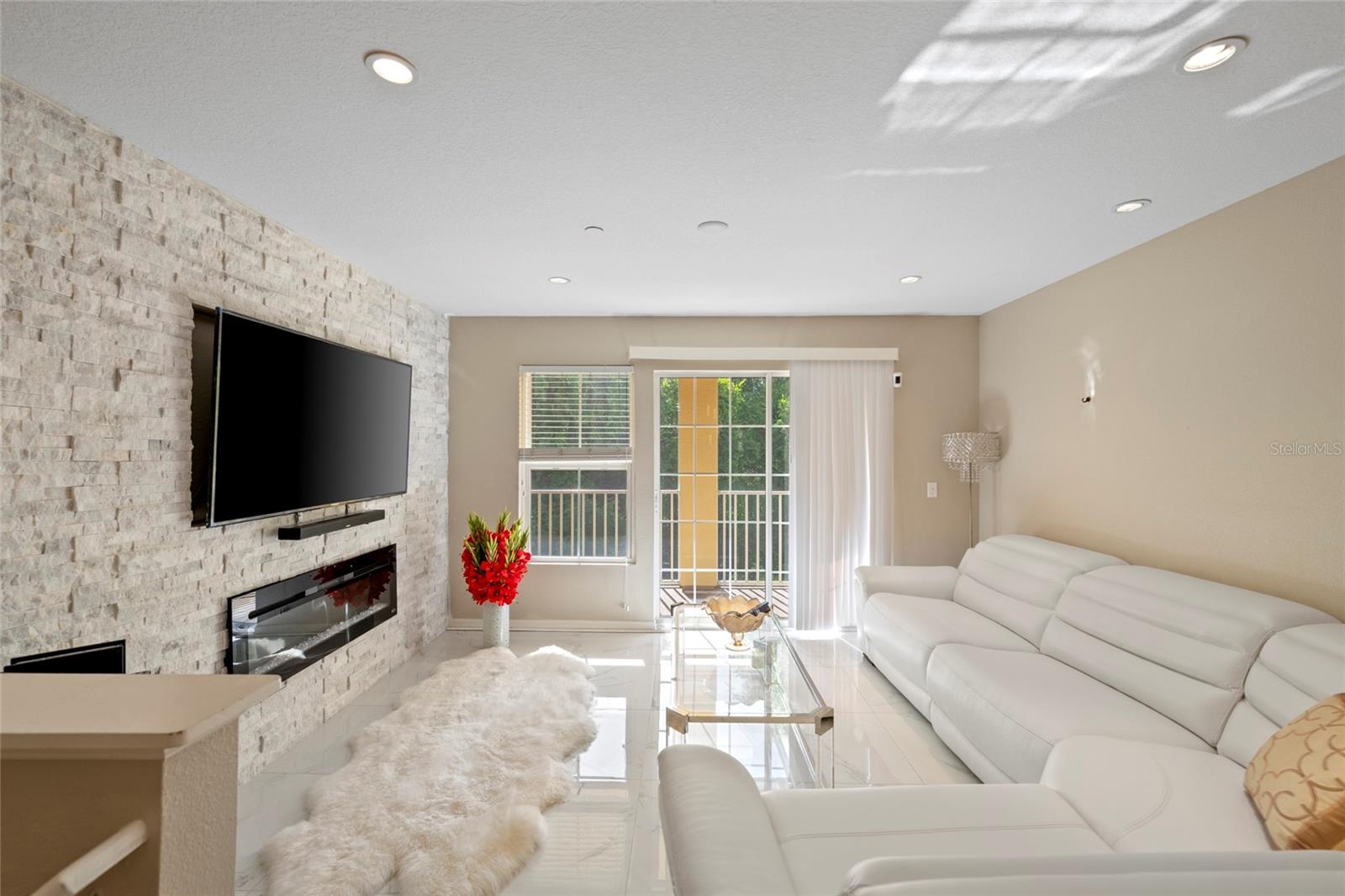 8825 WHITE SAGE LOOP