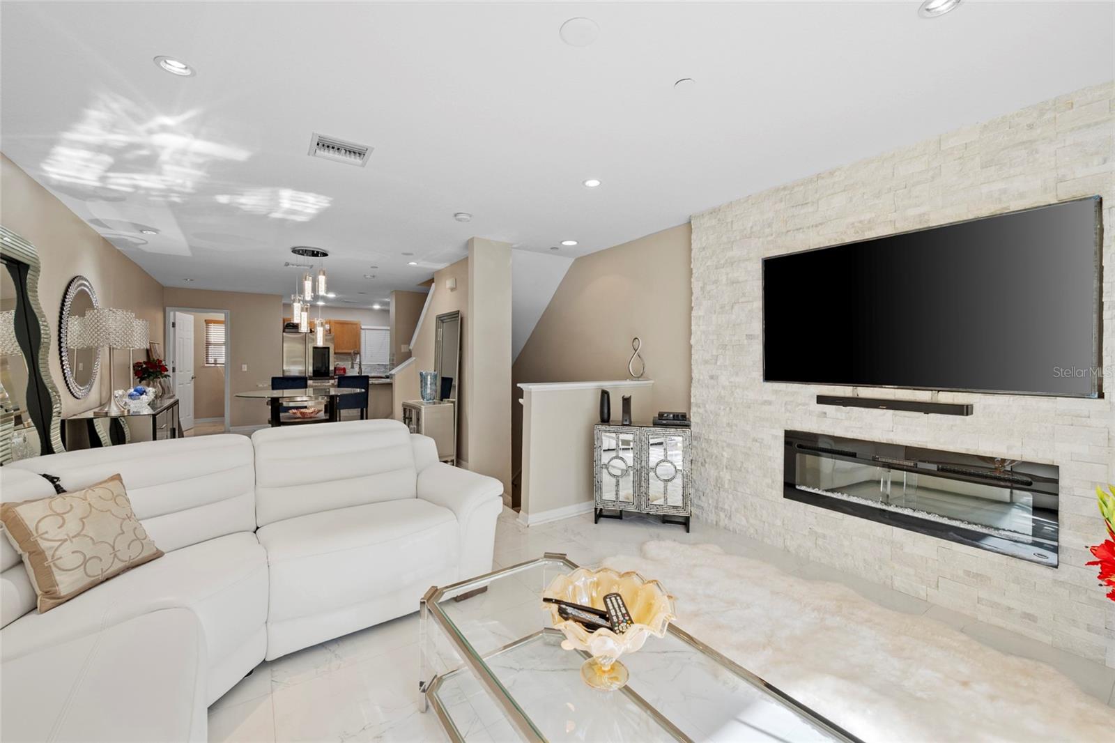 8825 WHITE SAGE LOOP
