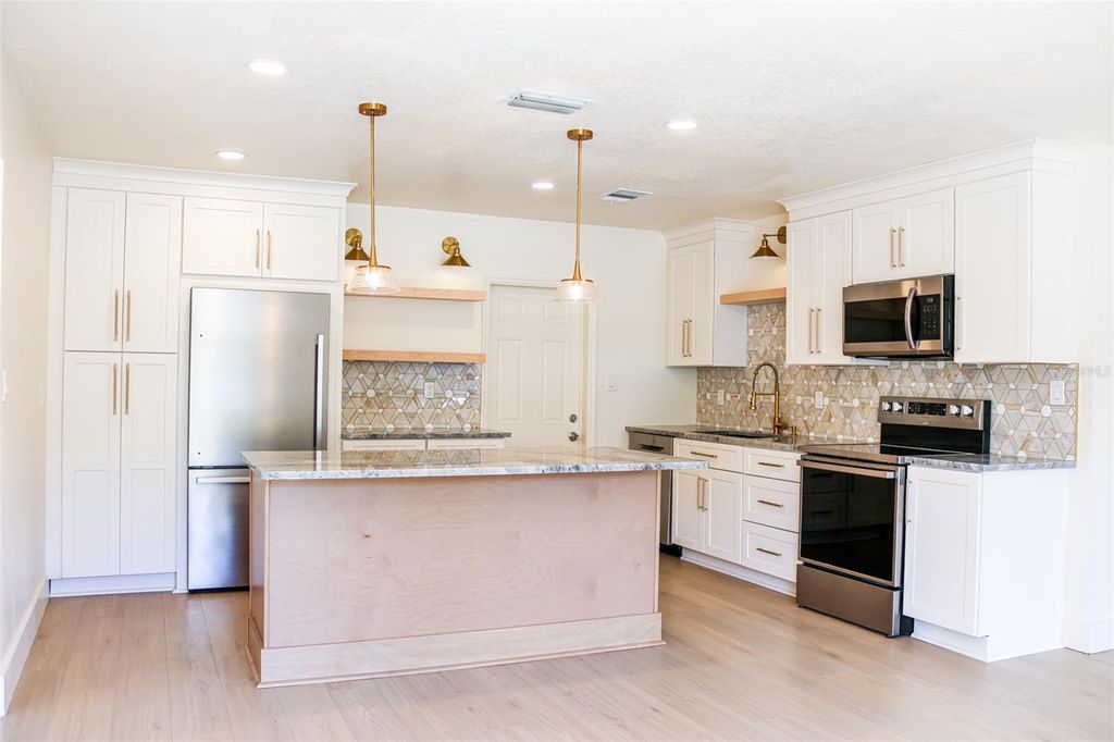 Photo of 4211 W Bay View Avenue, Tampa, FL 33611 (MLS # TB8483547)