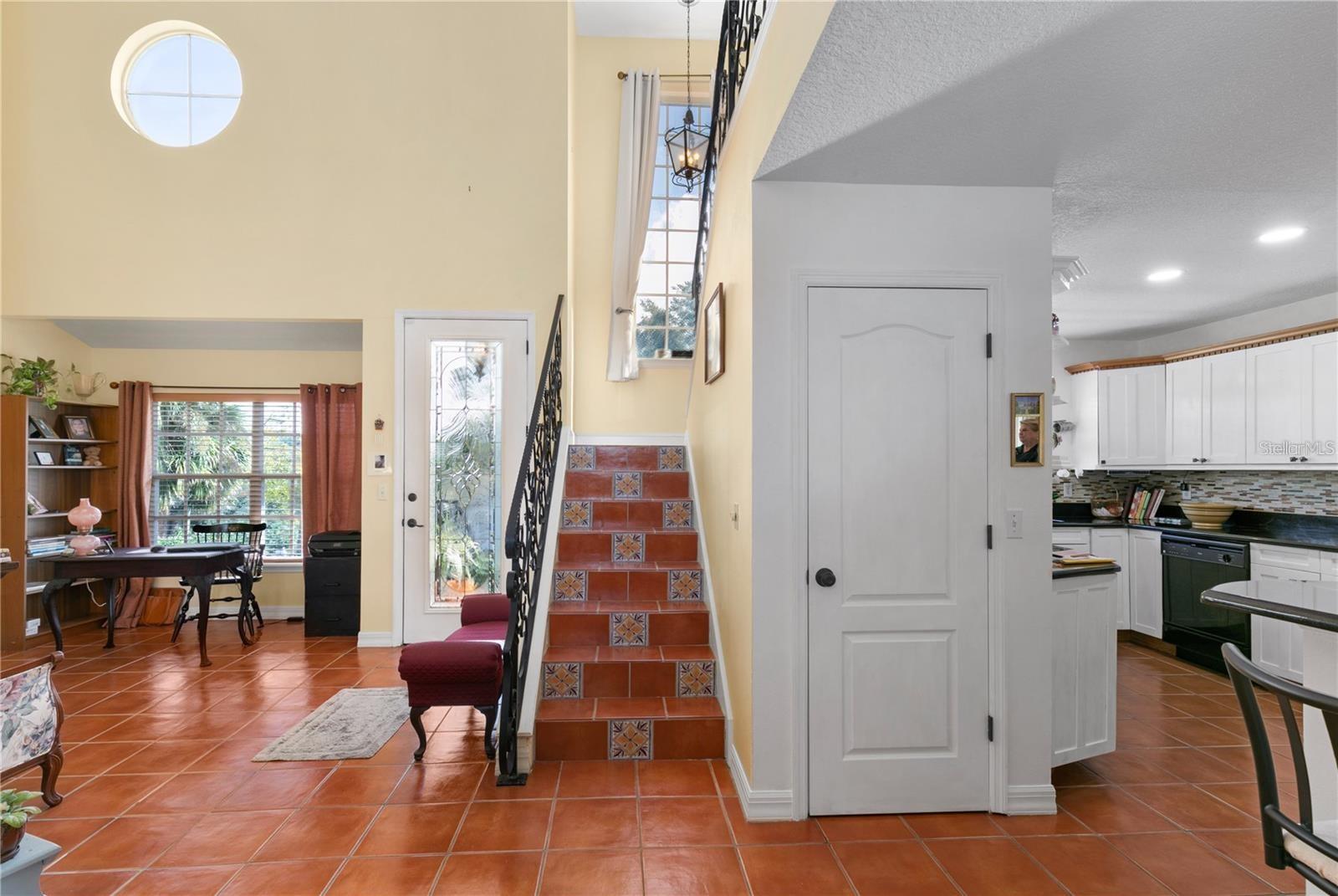 1405 HILLTOP DRIVE