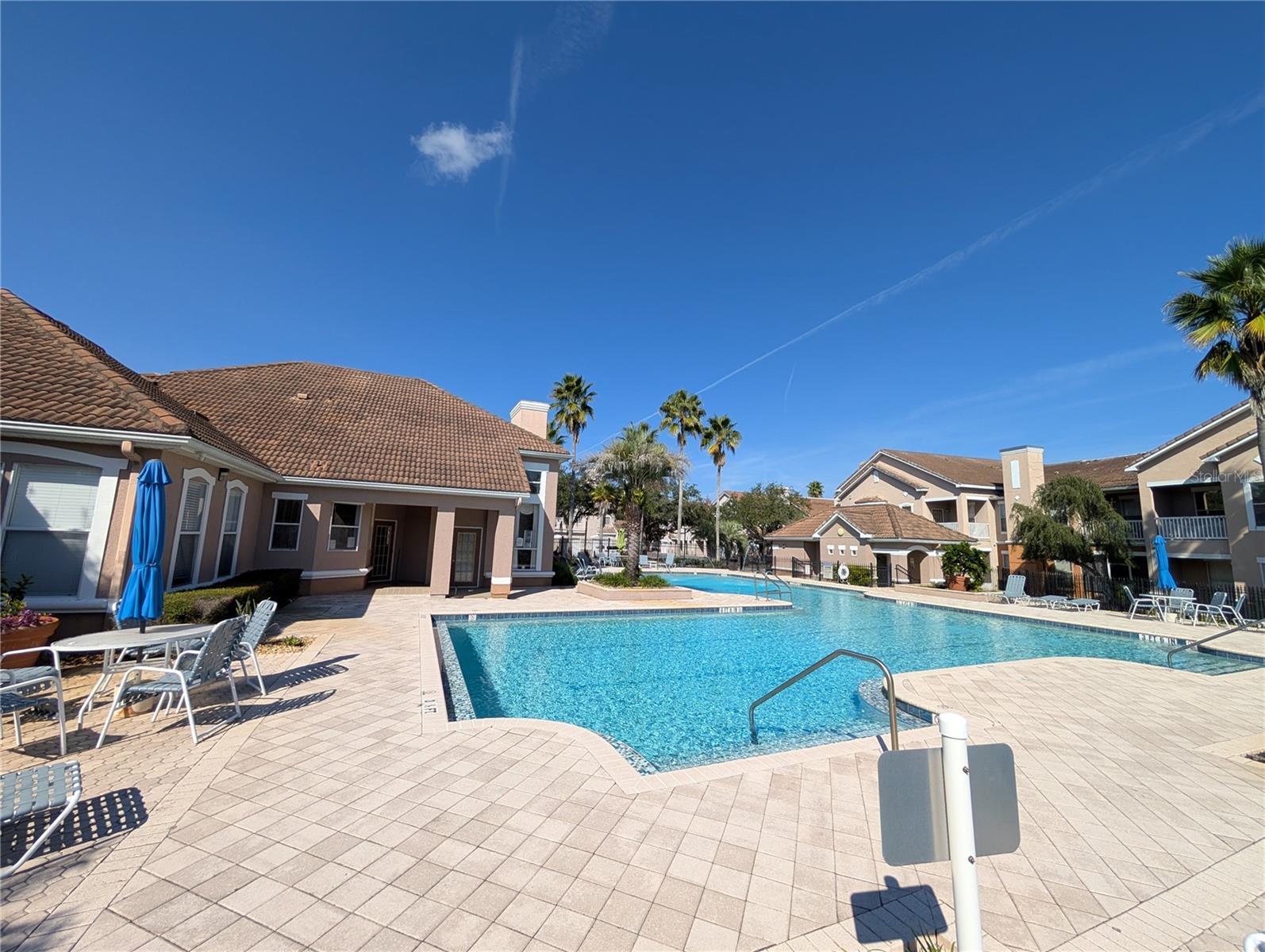 THE VILLAS CONDO - Residential Lease