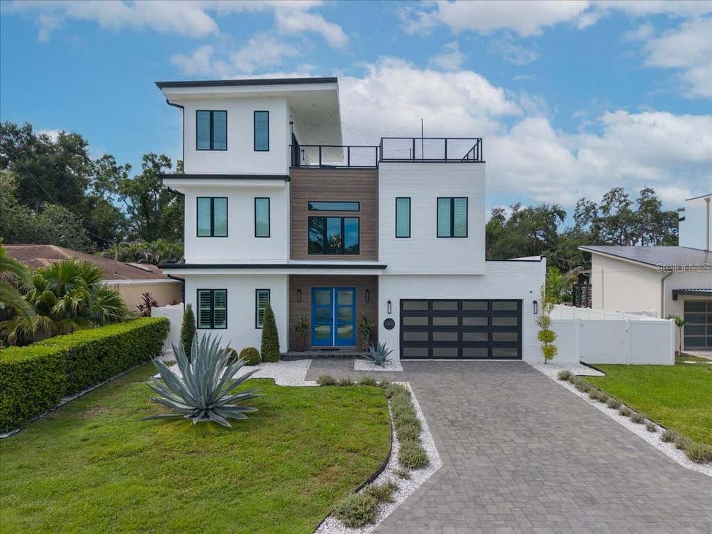 Photo of 1308 W Plymouth Street, Tampa, FL 33603 (MLS # TB8540555)
