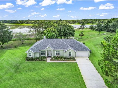 Photo of 3828 Oak Pointe Drive, Lady Lake, FL 32159 (MLS # G5114712)