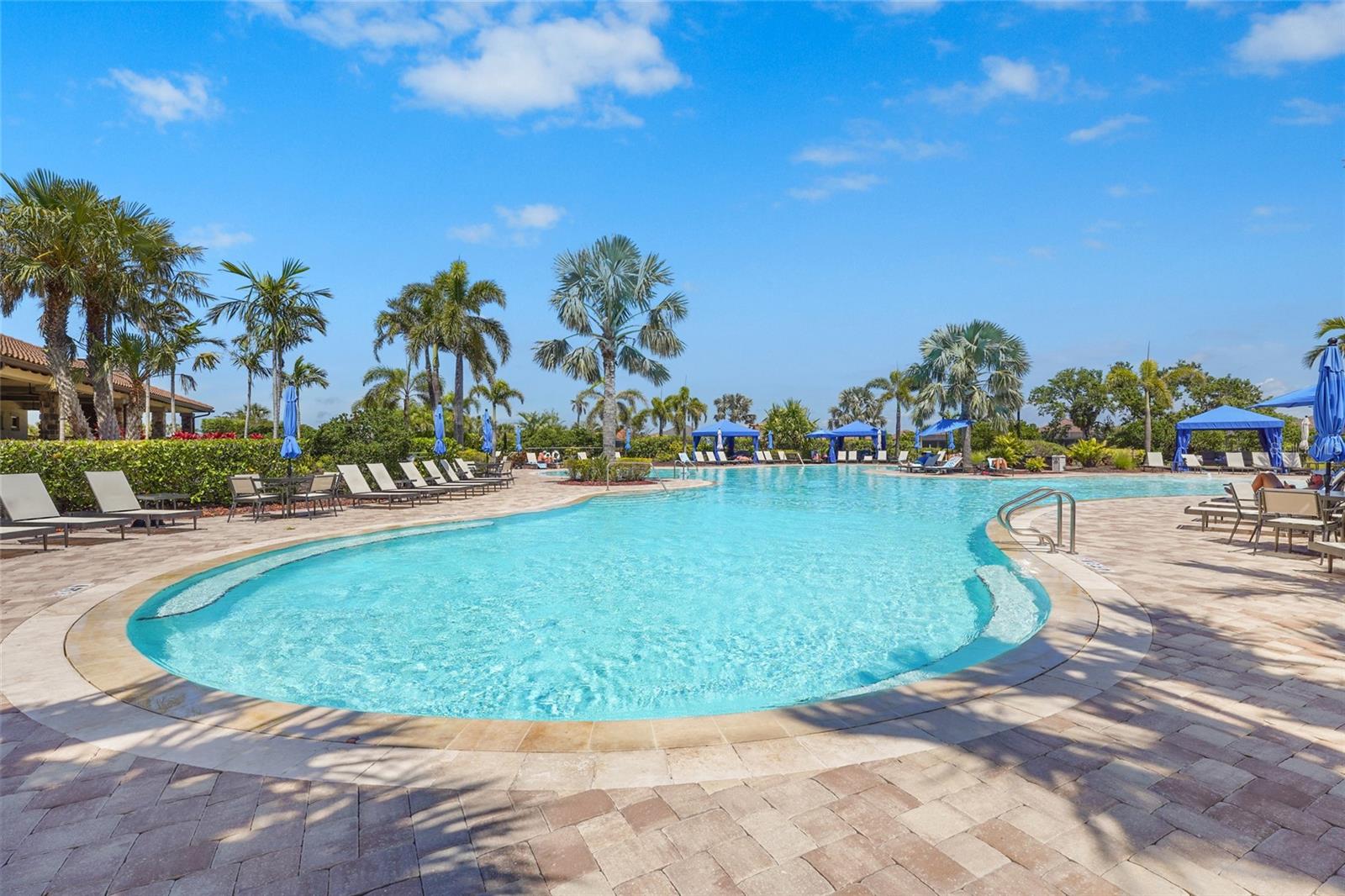 LEGACY ESTATES AT ESPLANADE ON PALMER RANCH - Residential