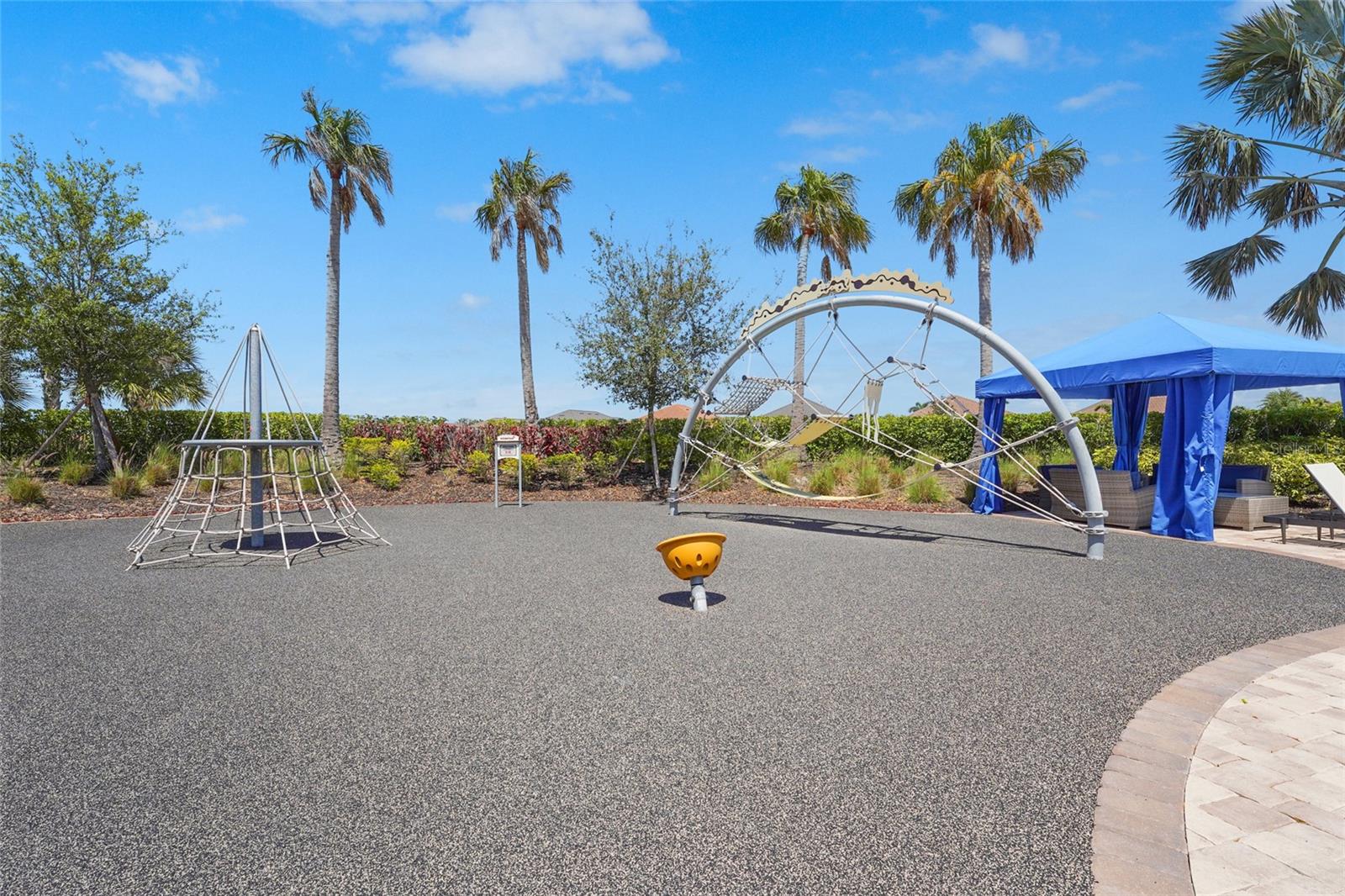 LEGACY ESTATES AT ESPLANADE ON PALMER RANCH - Residential