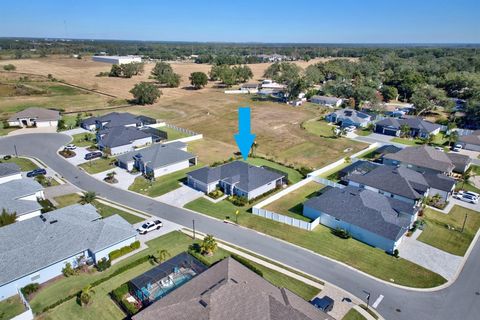 A home in LAKELAND