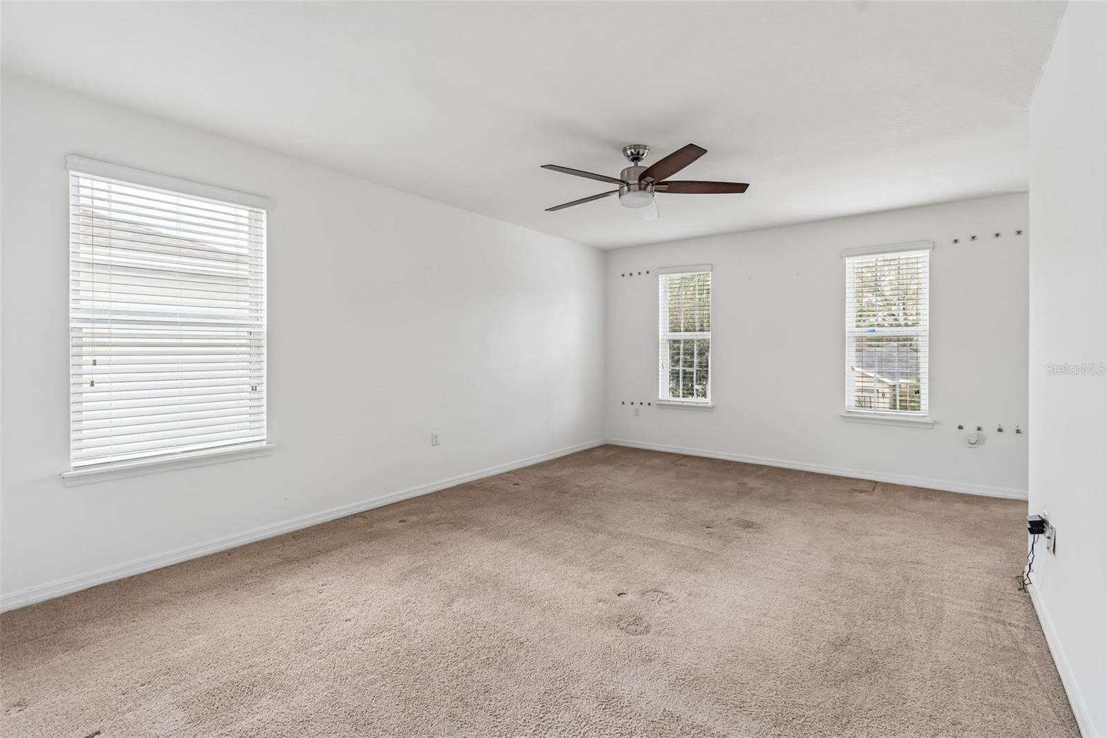 TEN OAKS - Residential