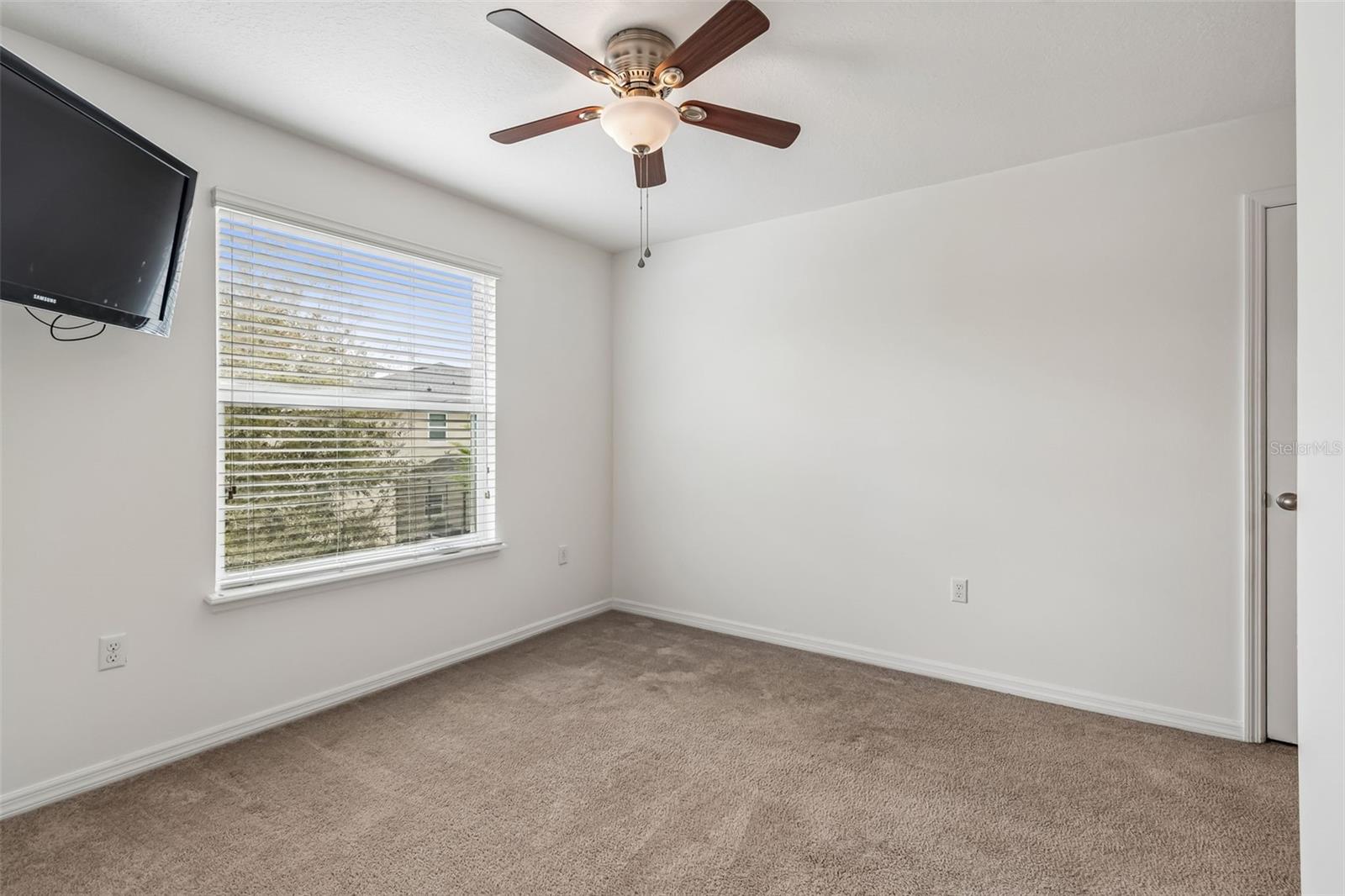 TEN OAKS - Residential