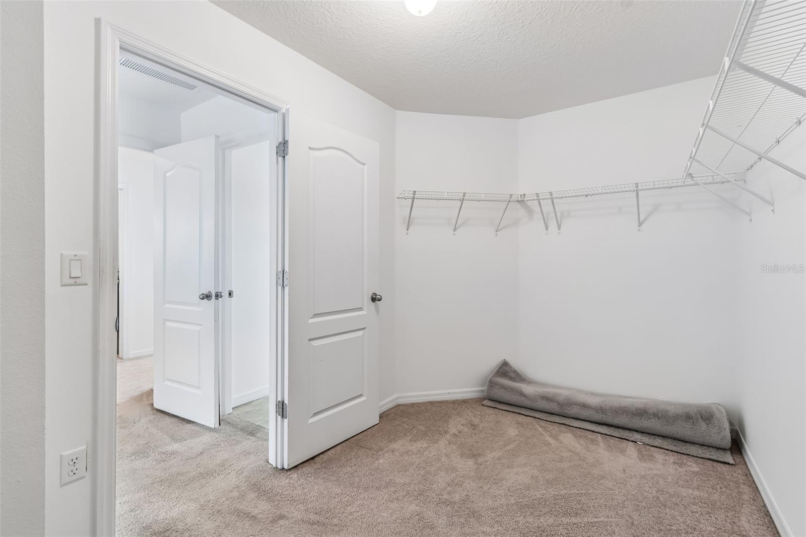 TEN OAKS - Residential