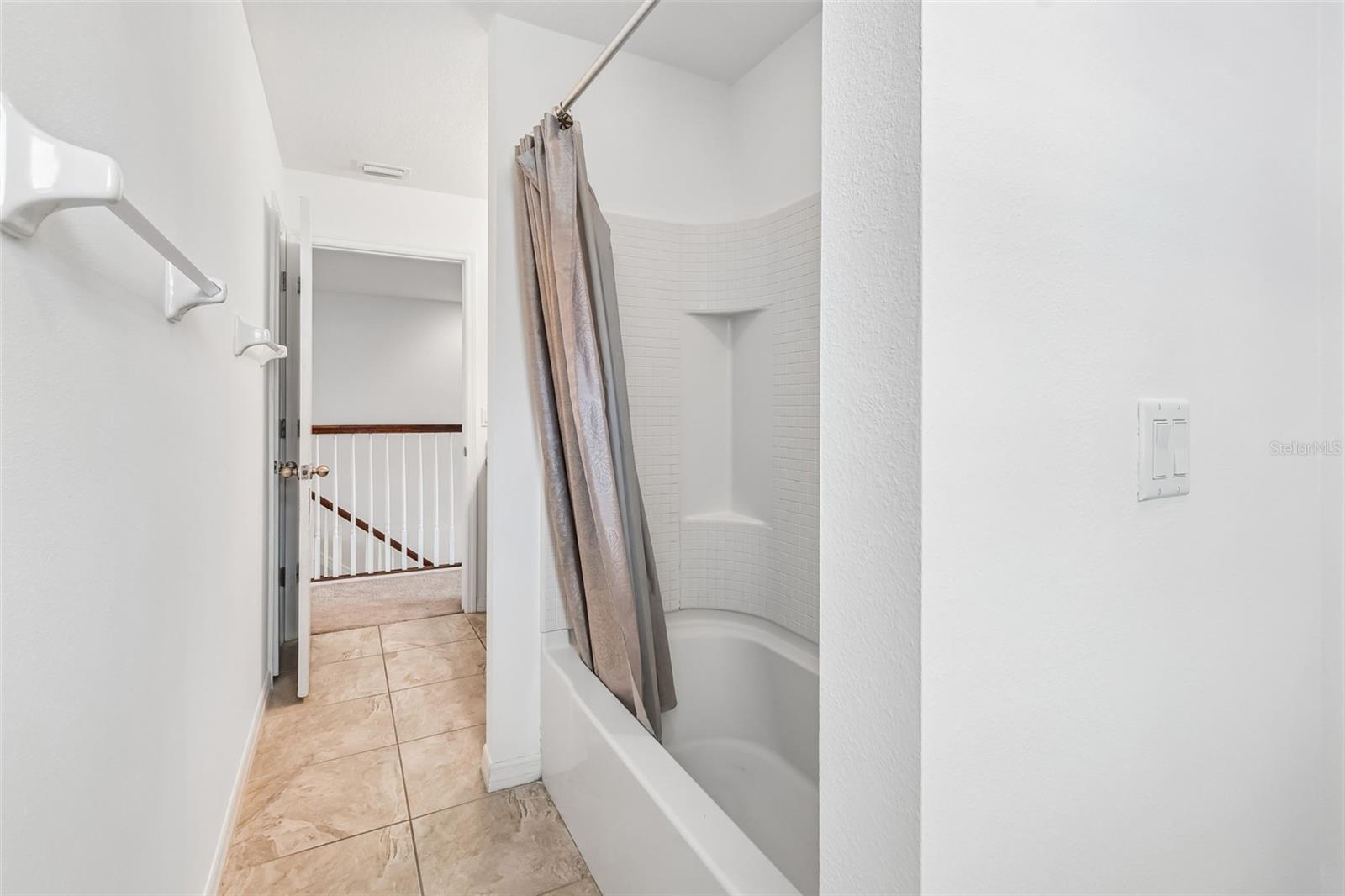 TEN OAKS - Residential