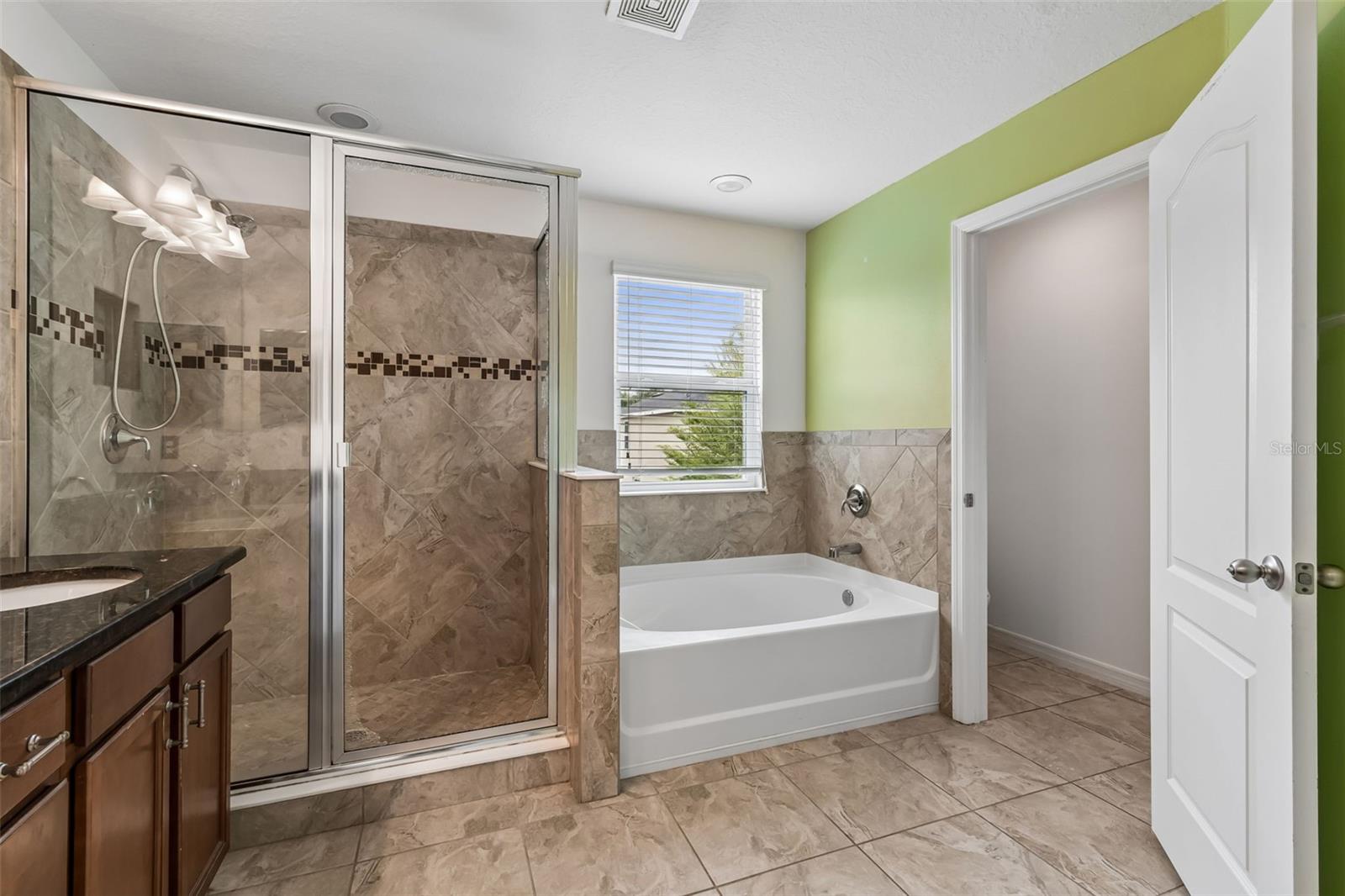 TEN OAKS - Residential