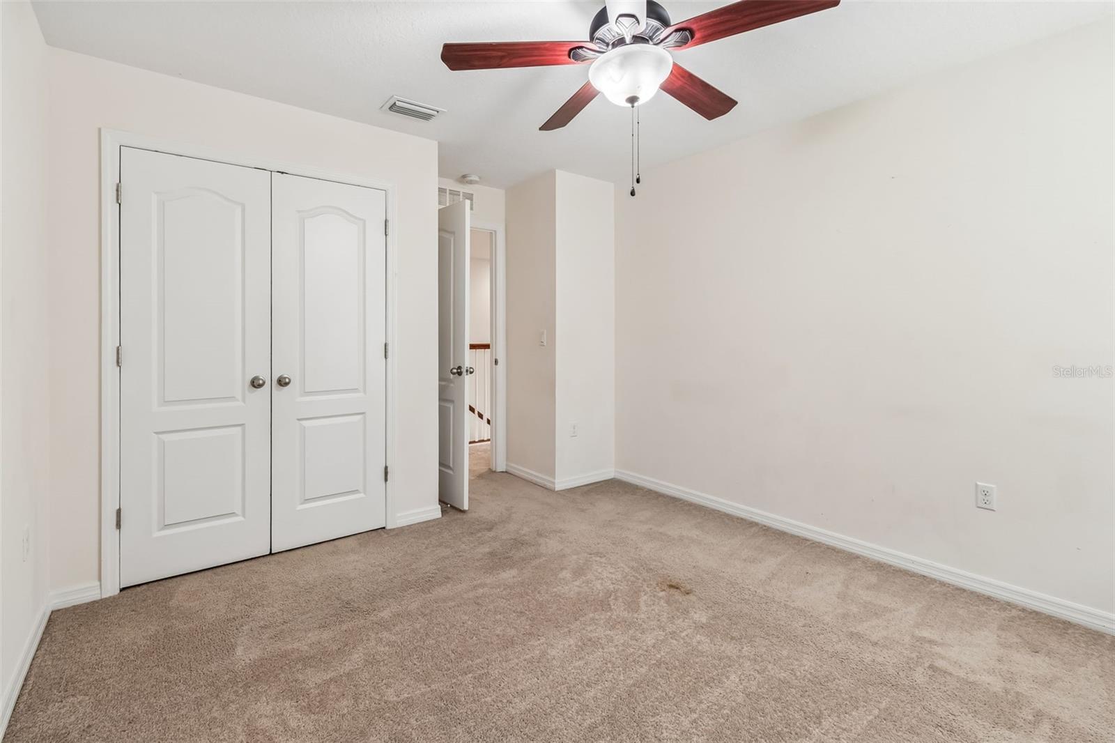 TEN OAKS - Residential