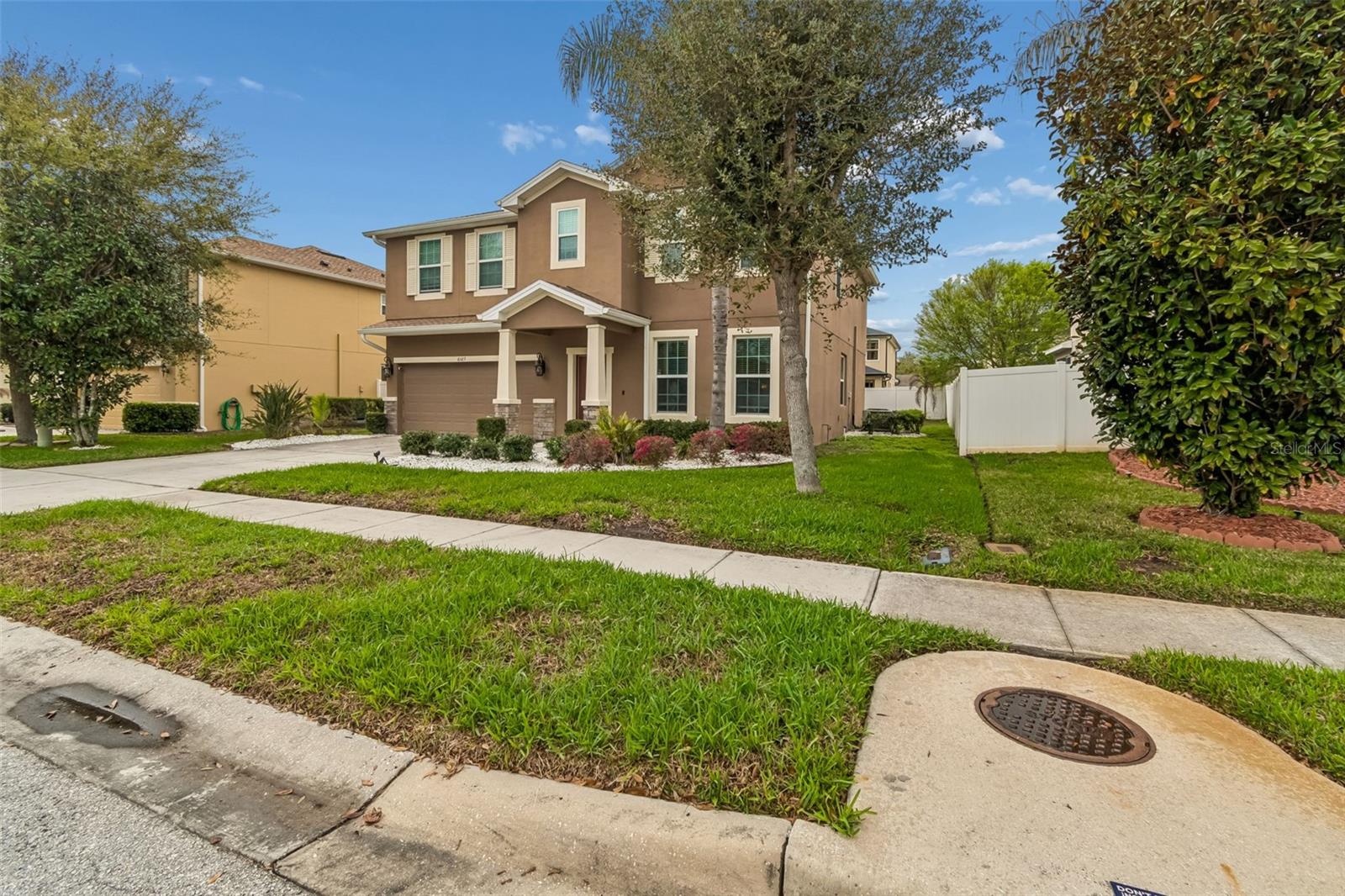 TEN OAKS - Residential