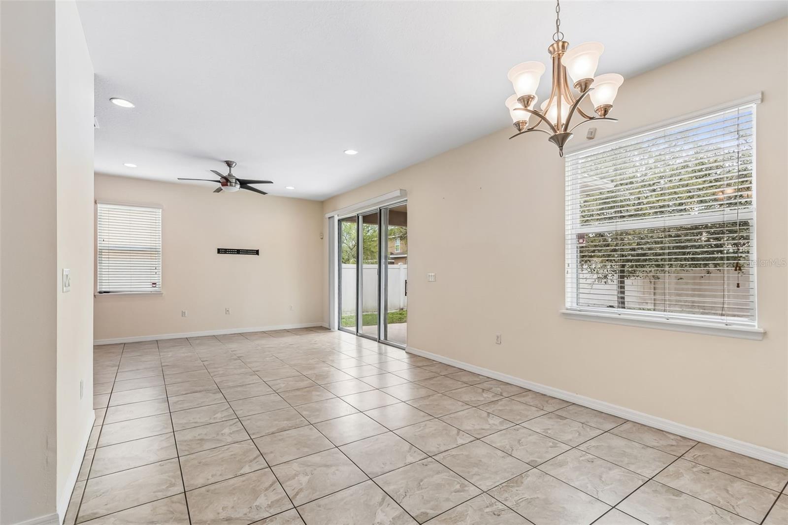 TEN OAKS - Residential