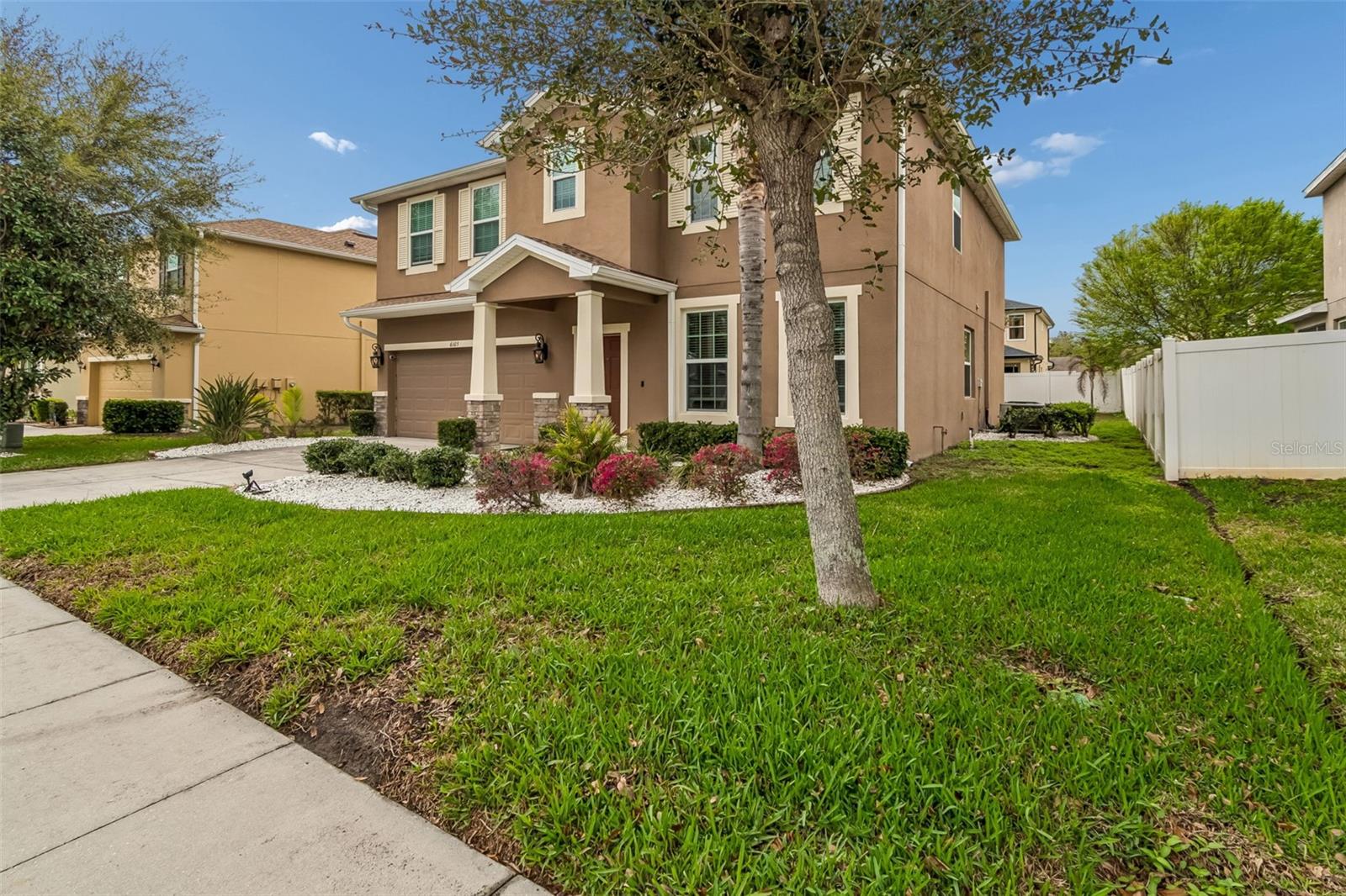 TEN OAKS - Residential