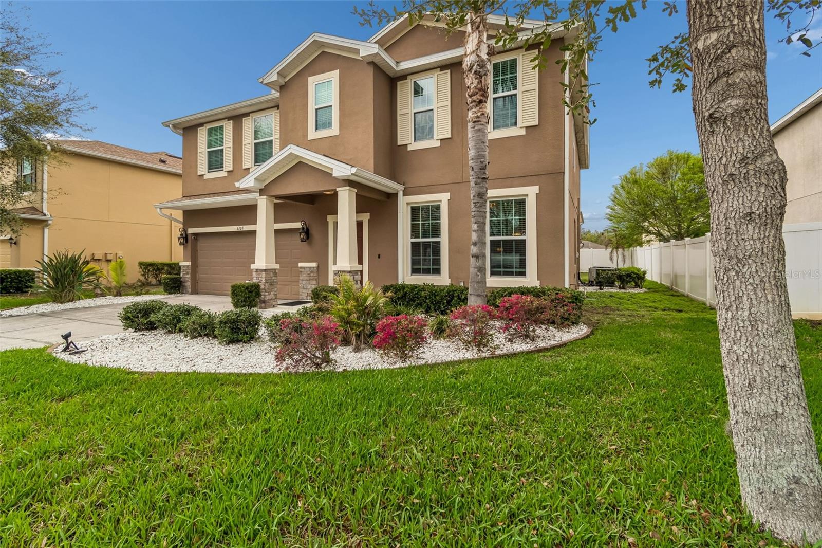 TEN OAKS - Residential