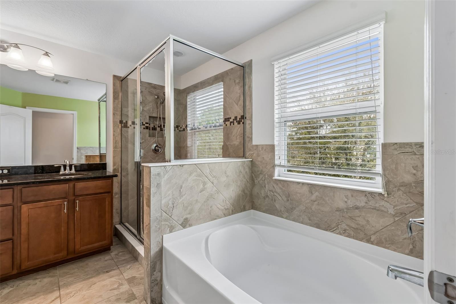 TEN OAKS - Residential