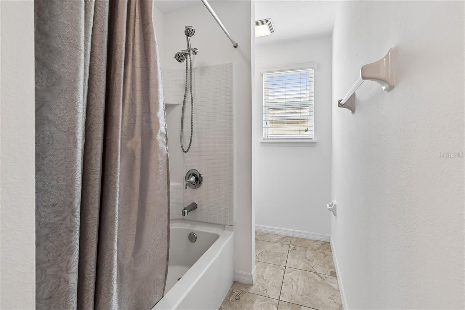 TEN OAKS - Residential