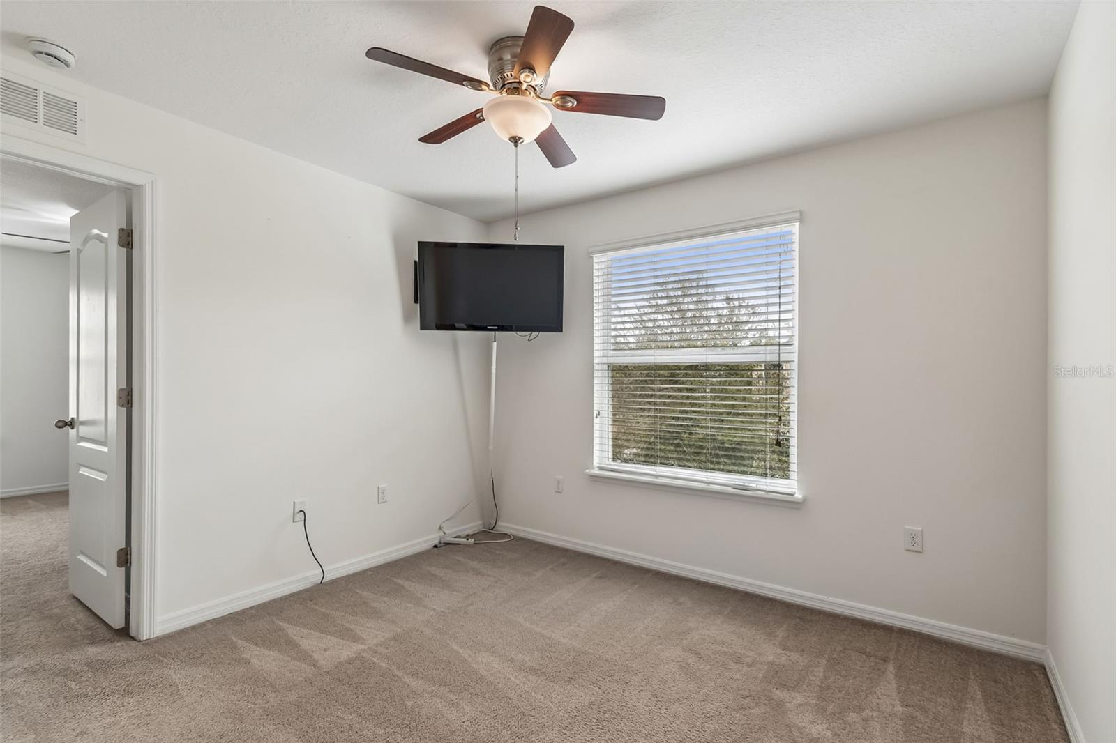 TEN OAKS - Residential