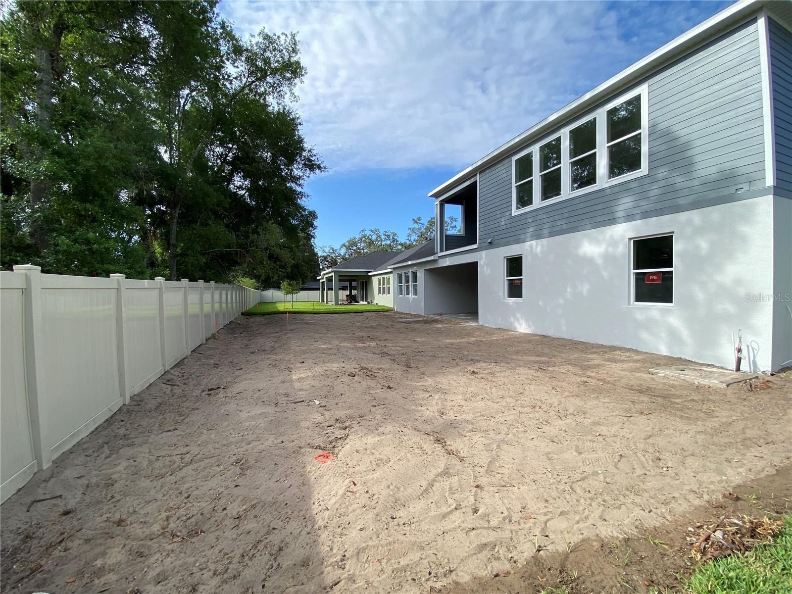 2531 BLUE WAVE PL