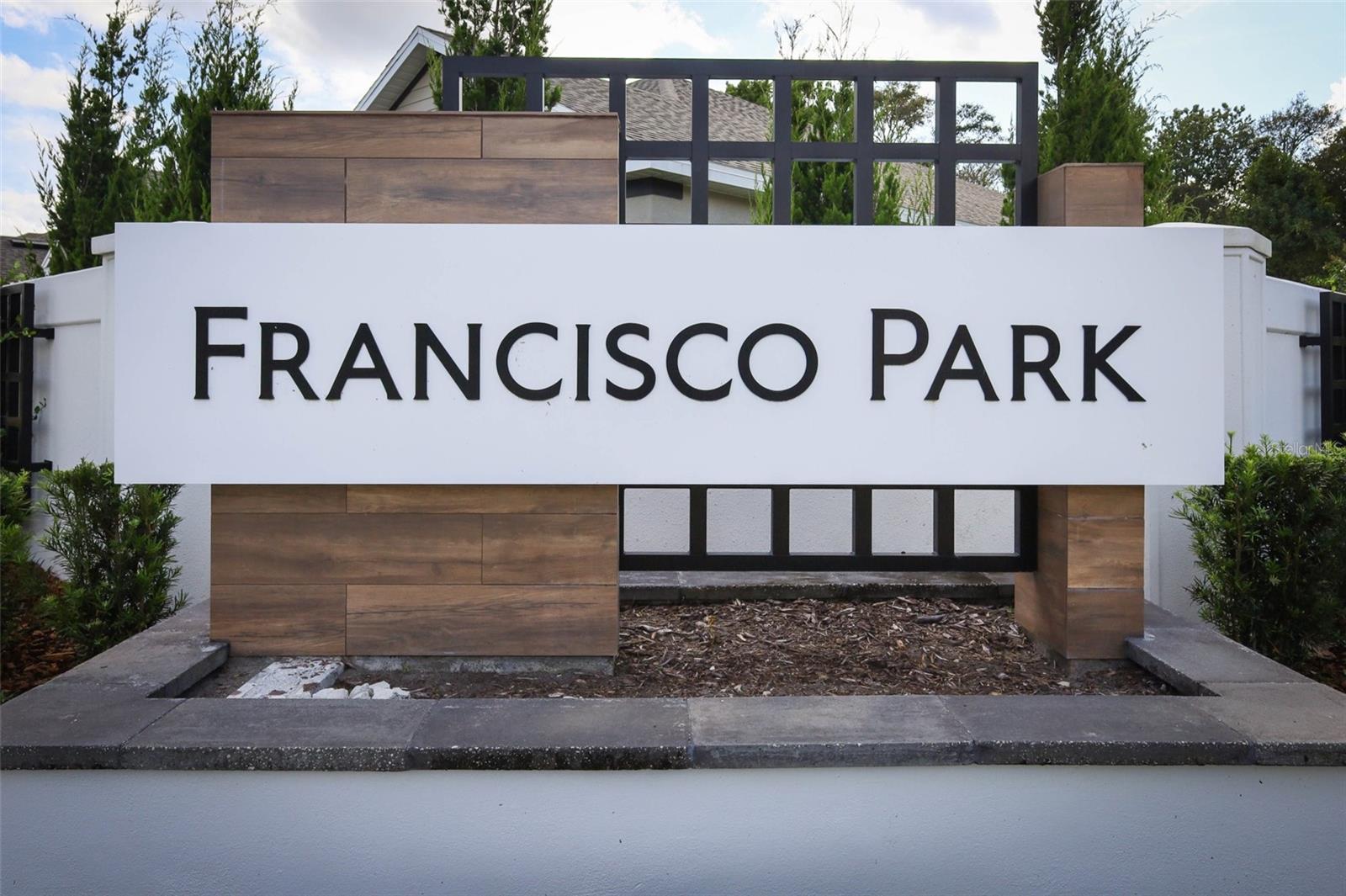FRANCISCO PARK - Residential