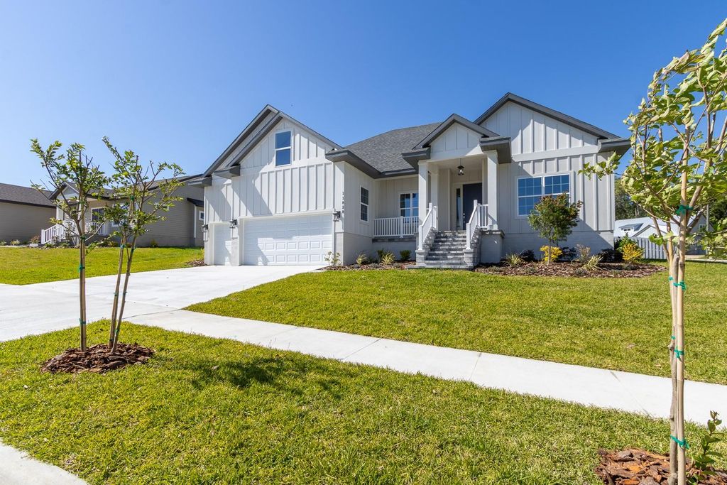 Photo of 11828 NW 15th Road, Gainesville, FL 32606 (MLS # GC527280)