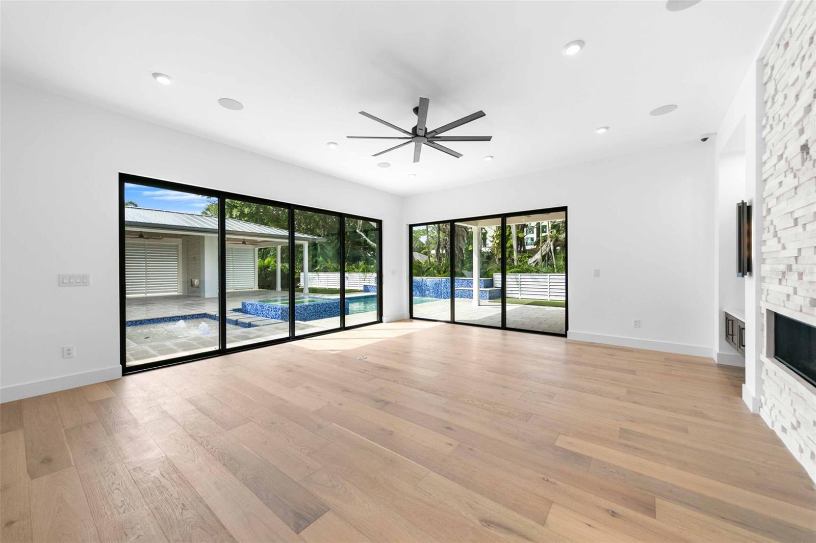 HARBOR ACRES SEC 2 - Residential