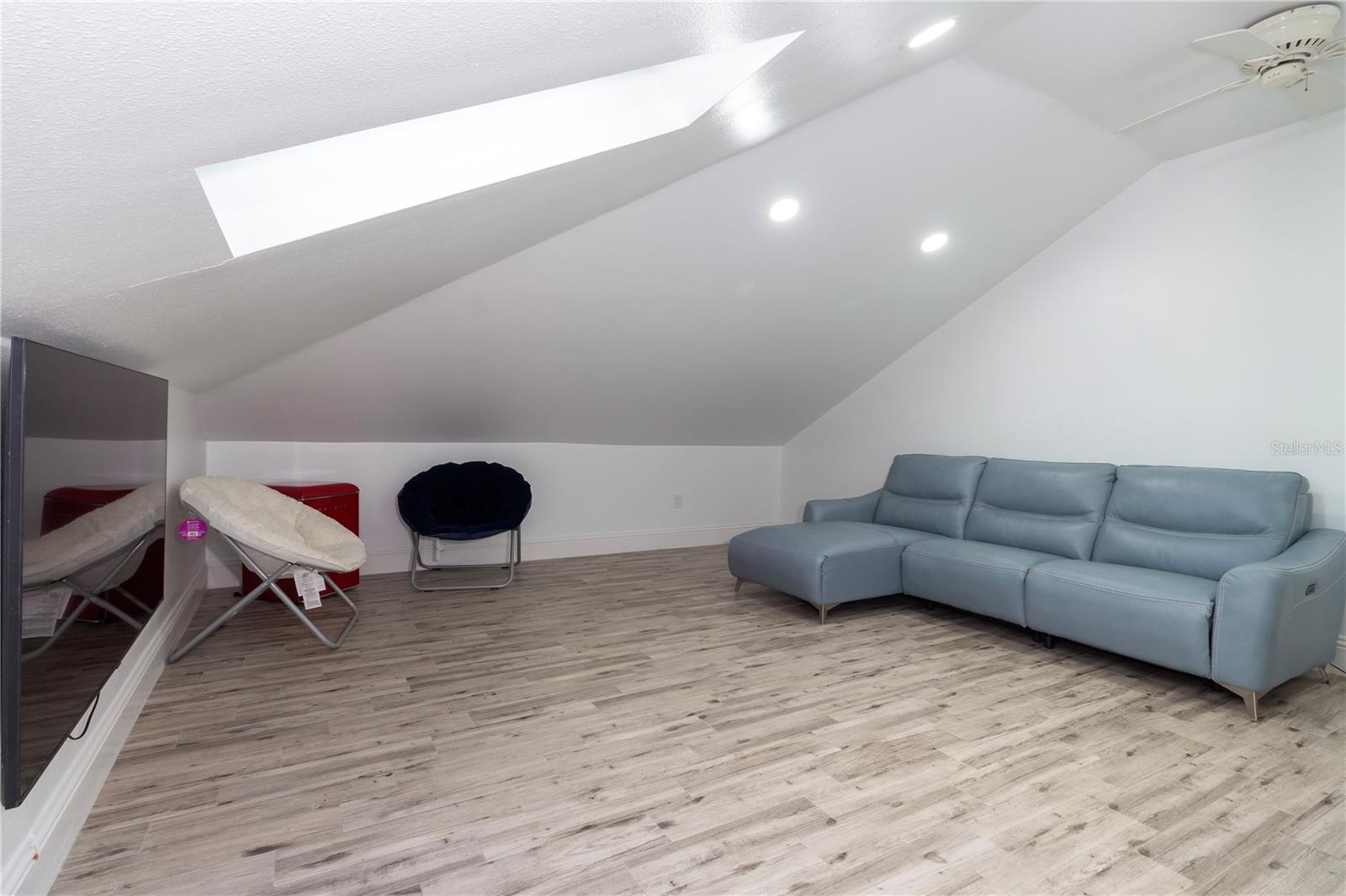 ISLAND ESTATES OF CLEARWATER - Residential Lease