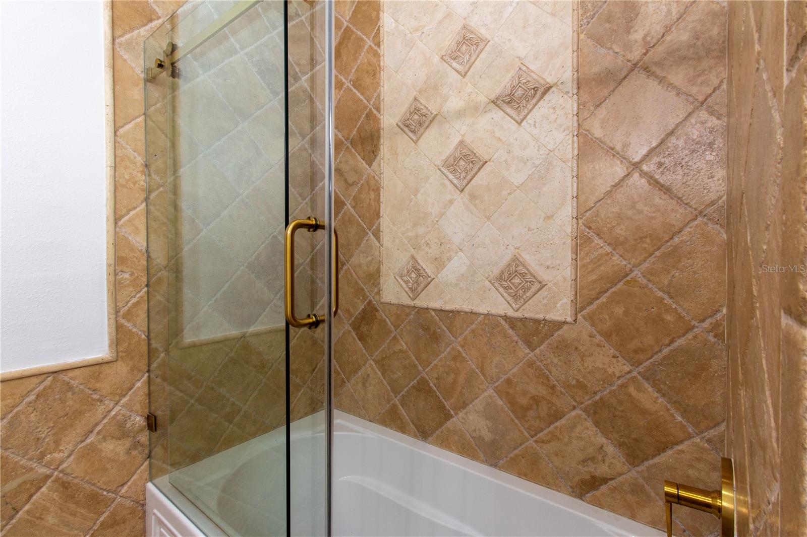 ISLAND ESTATES OF CLEARWATER - Residential Lease