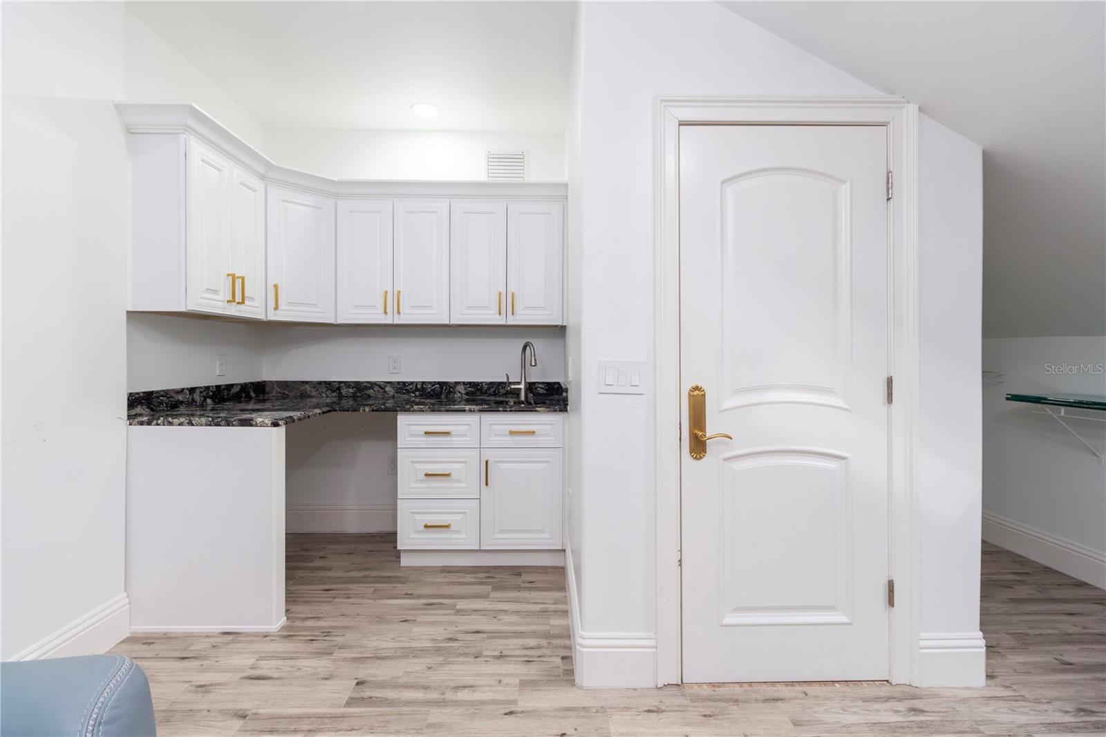 ISLAND ESTATES OF CLEARWATER - Residential Lease