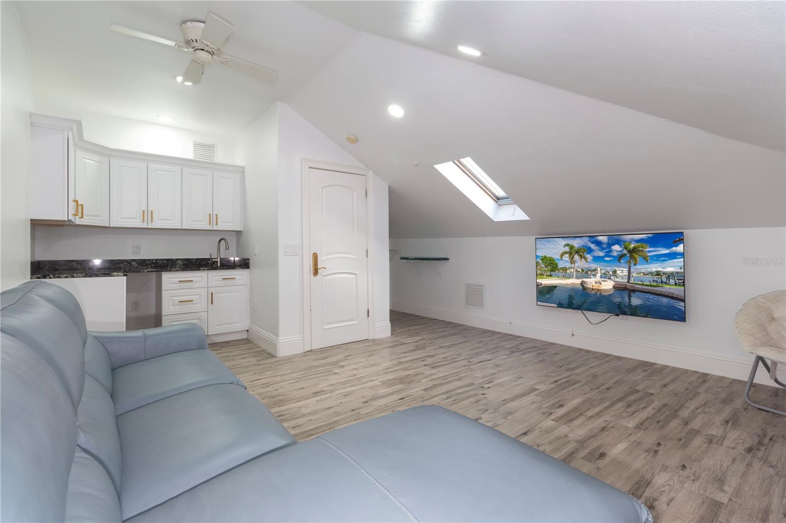 ISLAND ESTATES OF CLEARWATER - Residential Lease