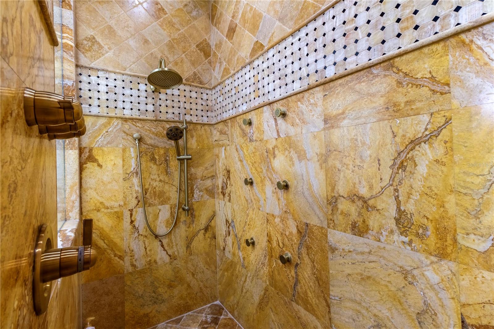 ISLAND ESTATES OF CLEARWATER - Residential Lease