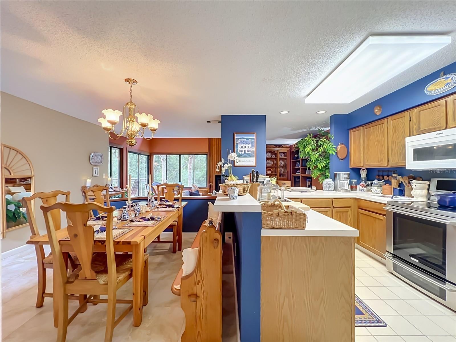 2184 WOODBRIDGE ROAD 2184
