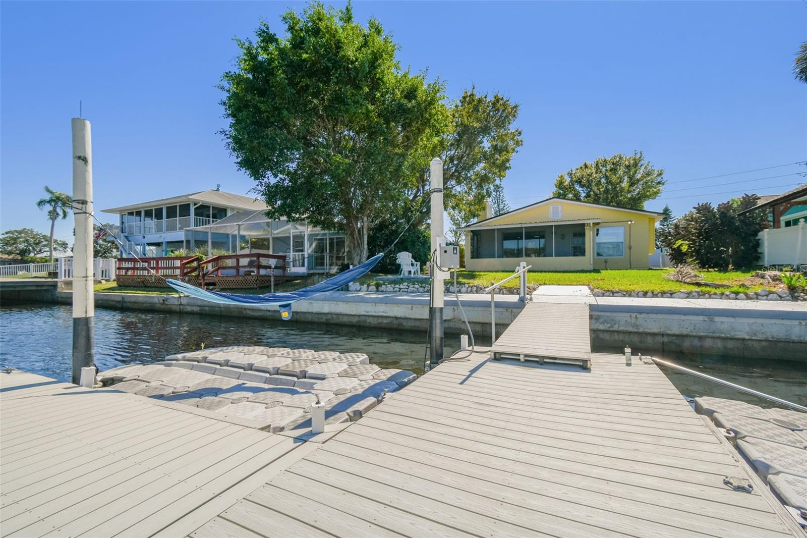 FLOR A MAR - Residential