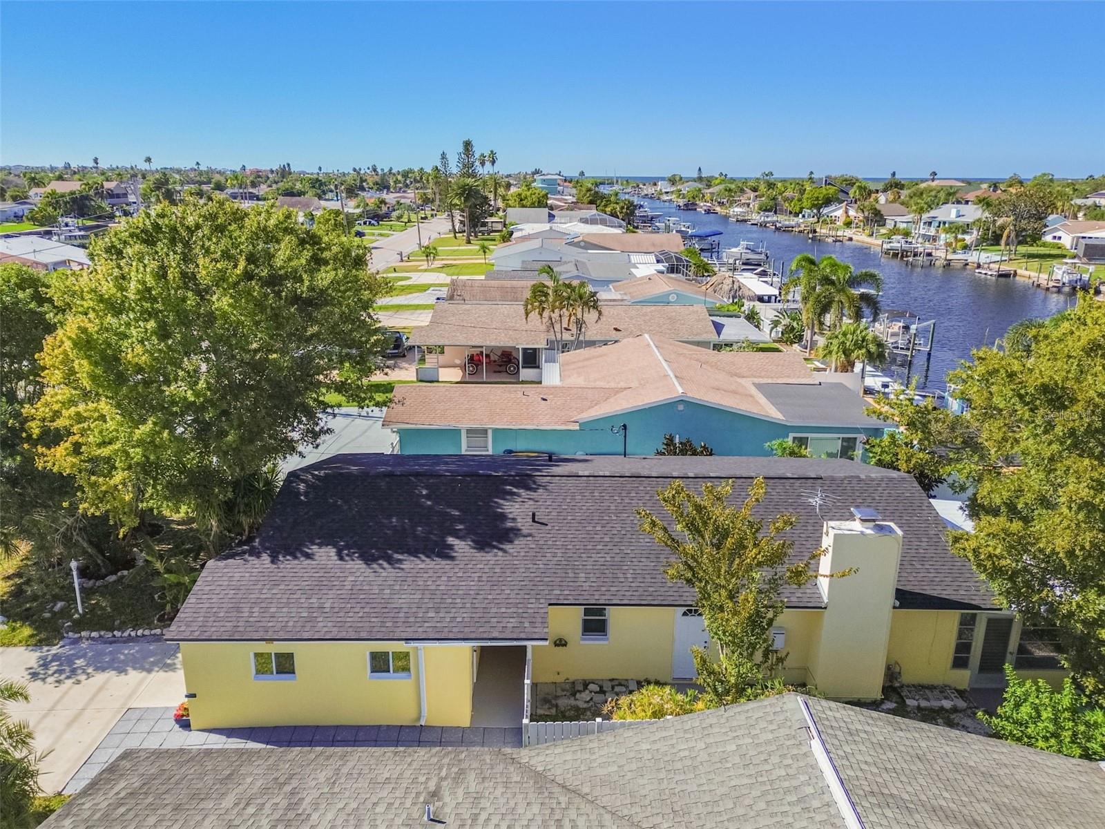 FLOR A MAR - Residential