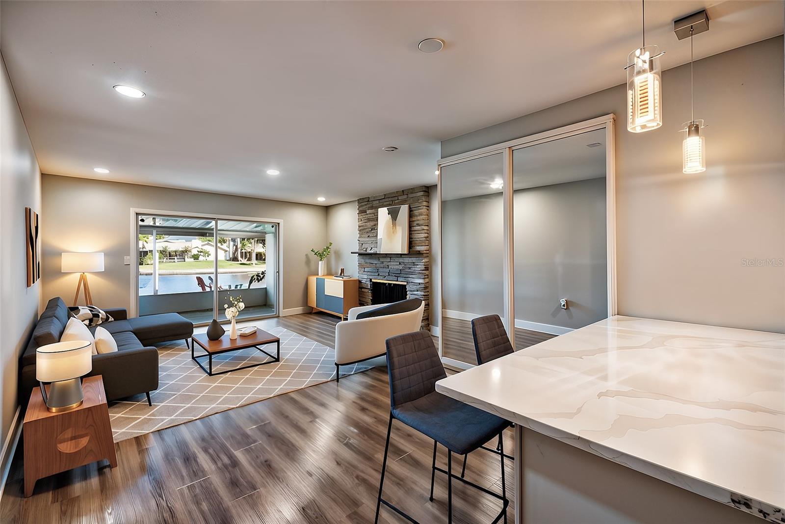 FLOR A MAR - Residential