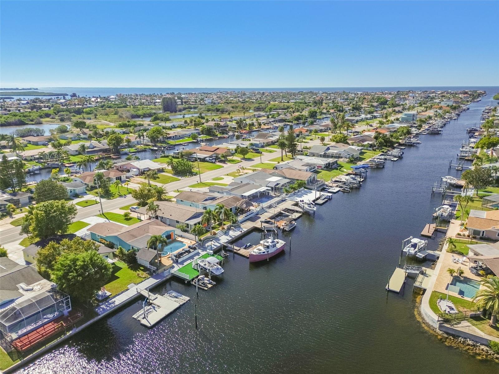 FLOR A MAR - Residential