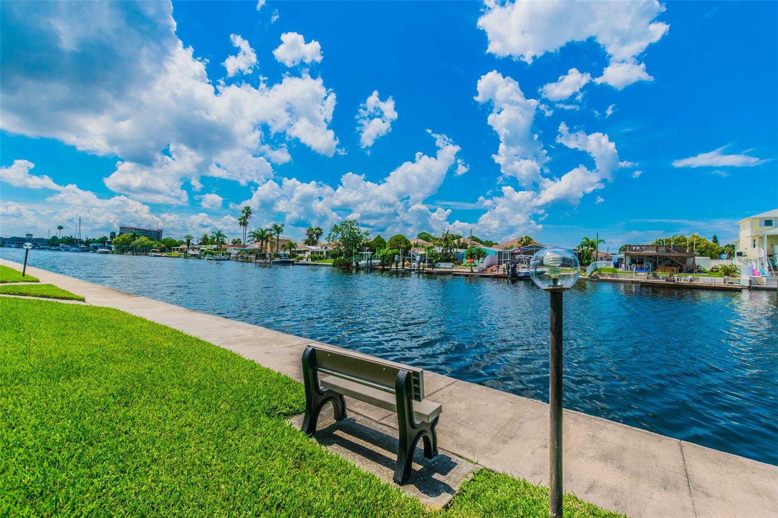 FLOR A MAR - Residential