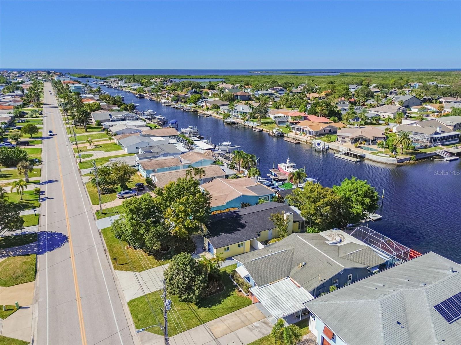 FLOR A MAR - Residential