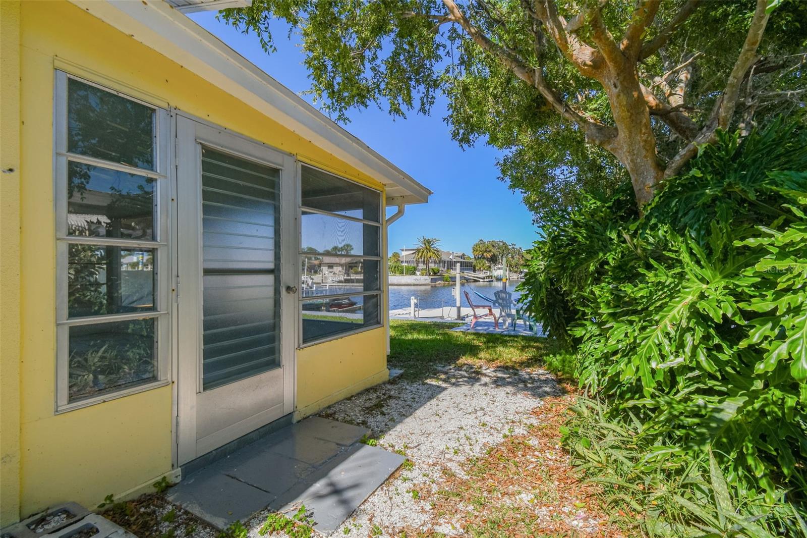 FLOR A MAR - Residential