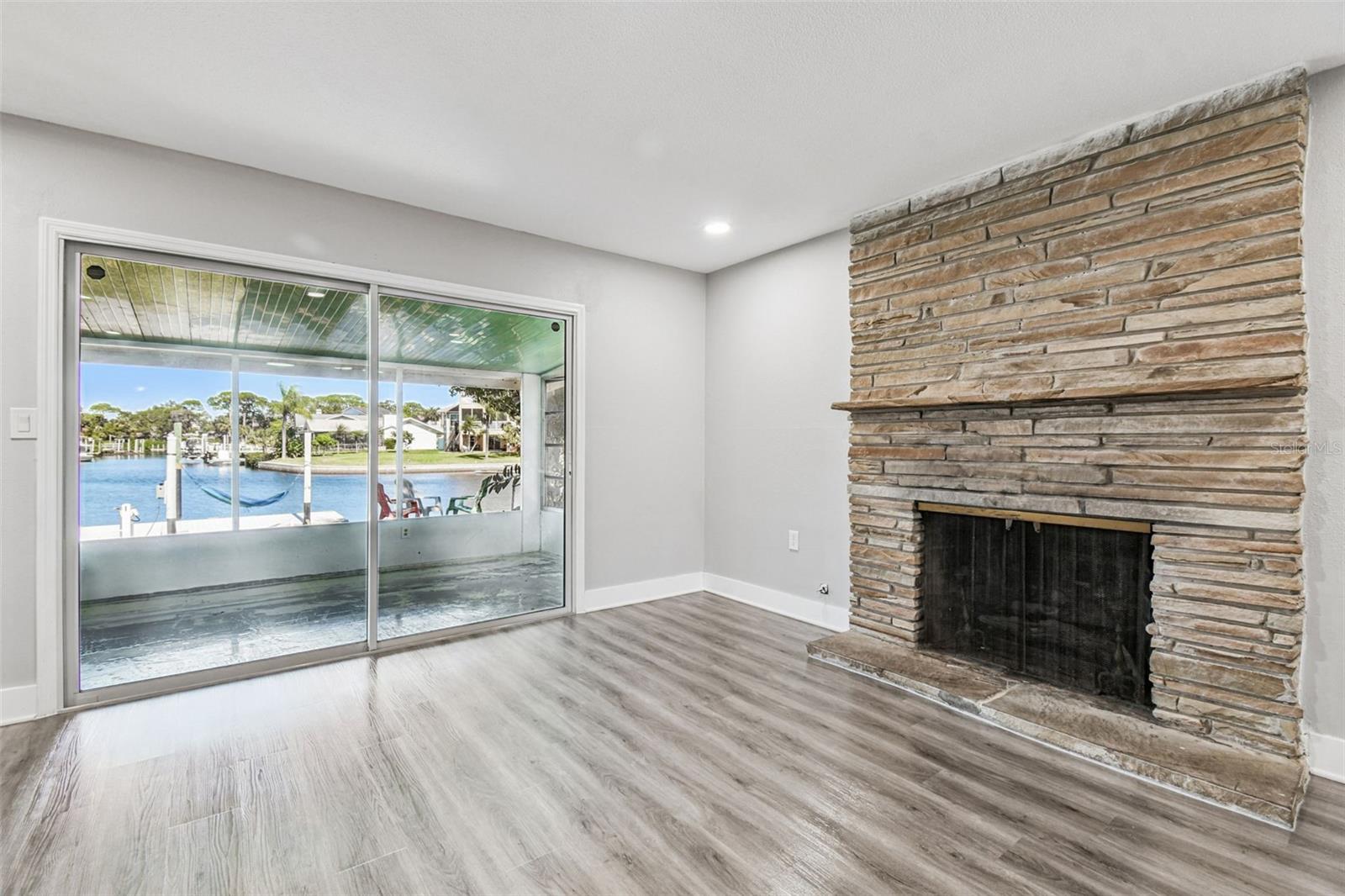 FLOR A MAR - Residential